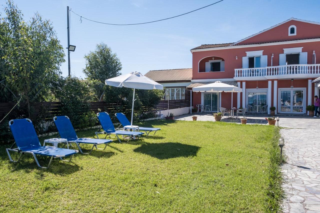 Bed & Breakfast Christina Beachfront By Hotelius Petrití