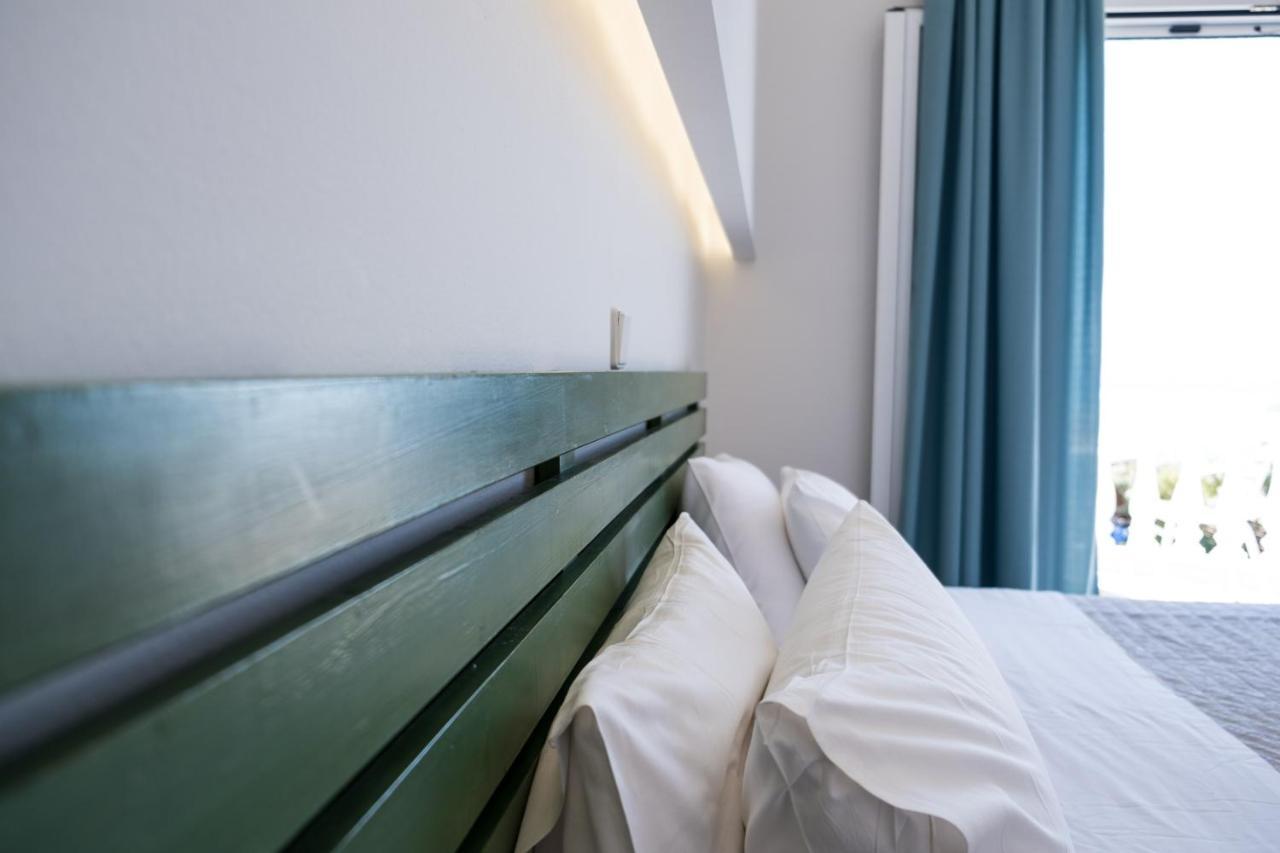 Christina Beachfront By Hotelius Bed & Breakfast Petrití